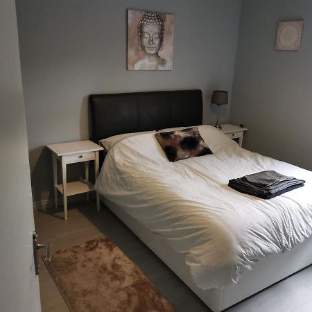 Lewis Square Town House Apartment เบลฟาสต์ ภายนอก รูปภาพ