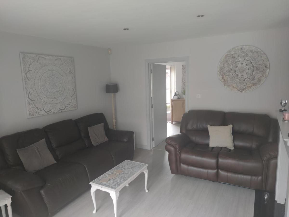 Lewis Square Town House Apartment เบลฟาสต์ ภายนอก รูปภาพ